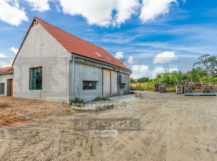 foto: 1 | Prodej - komerční objekt, sklad, 834 m²