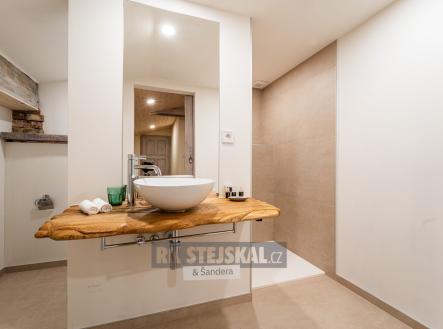 foto: 2 | Prodej - dům/vila, 768 m²