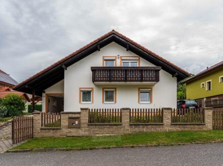 Prodej - dům/vila, 330 m²