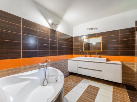 foto: 4 | Prodej - dům/vila, 474 m²
