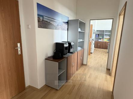 foto: 1 | Pronájem - kanceláře, 70 m²