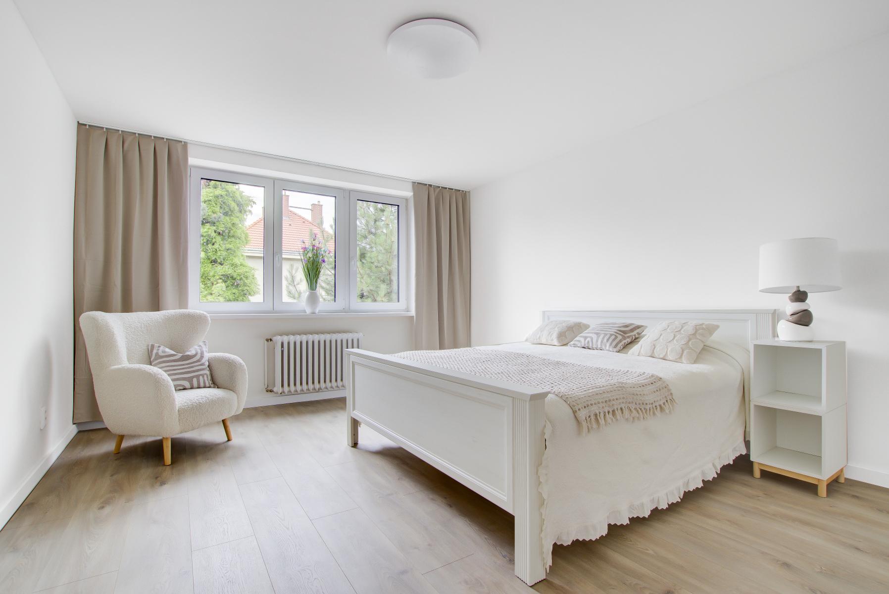 IMG_0346And13more_Interior 2.jpg