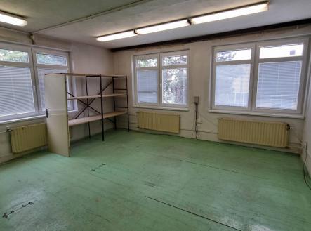 Bez popisku | Pronájem - obchodní prostor, 124 m²