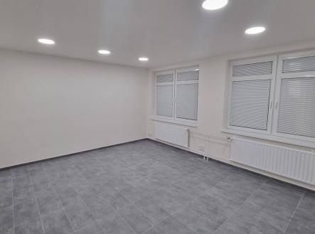 Bez popisku | Pronájem - obchodní prostor, 37 m²