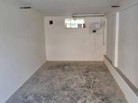 Bez popisku | Pronájem - malý objekt/garáž