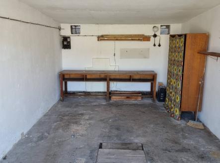 Bez popisku | Pronájem - malý objekt/garáž