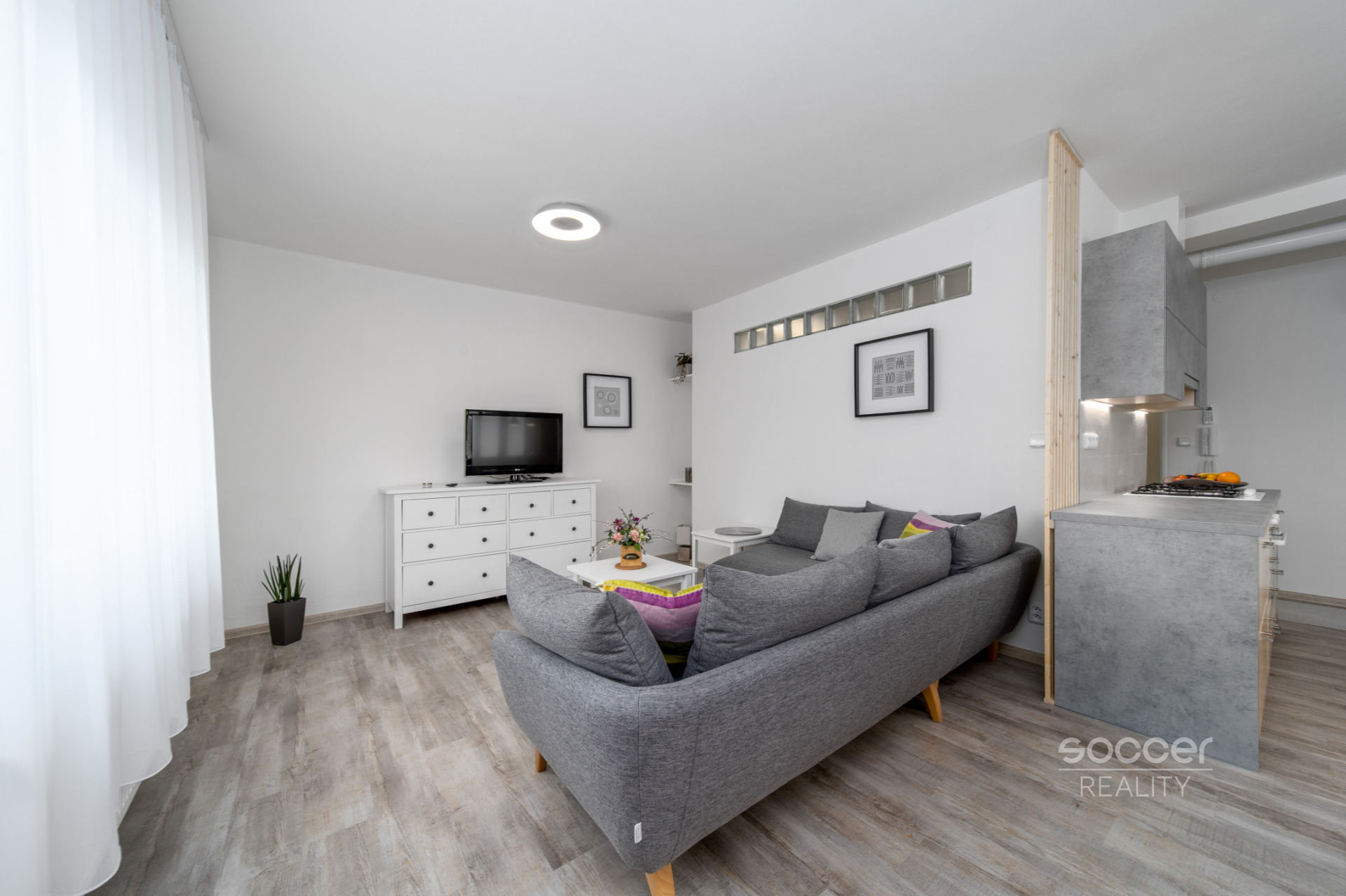 Atraktivní byt po rekonstrukci ve vyhledávané lokalitě.