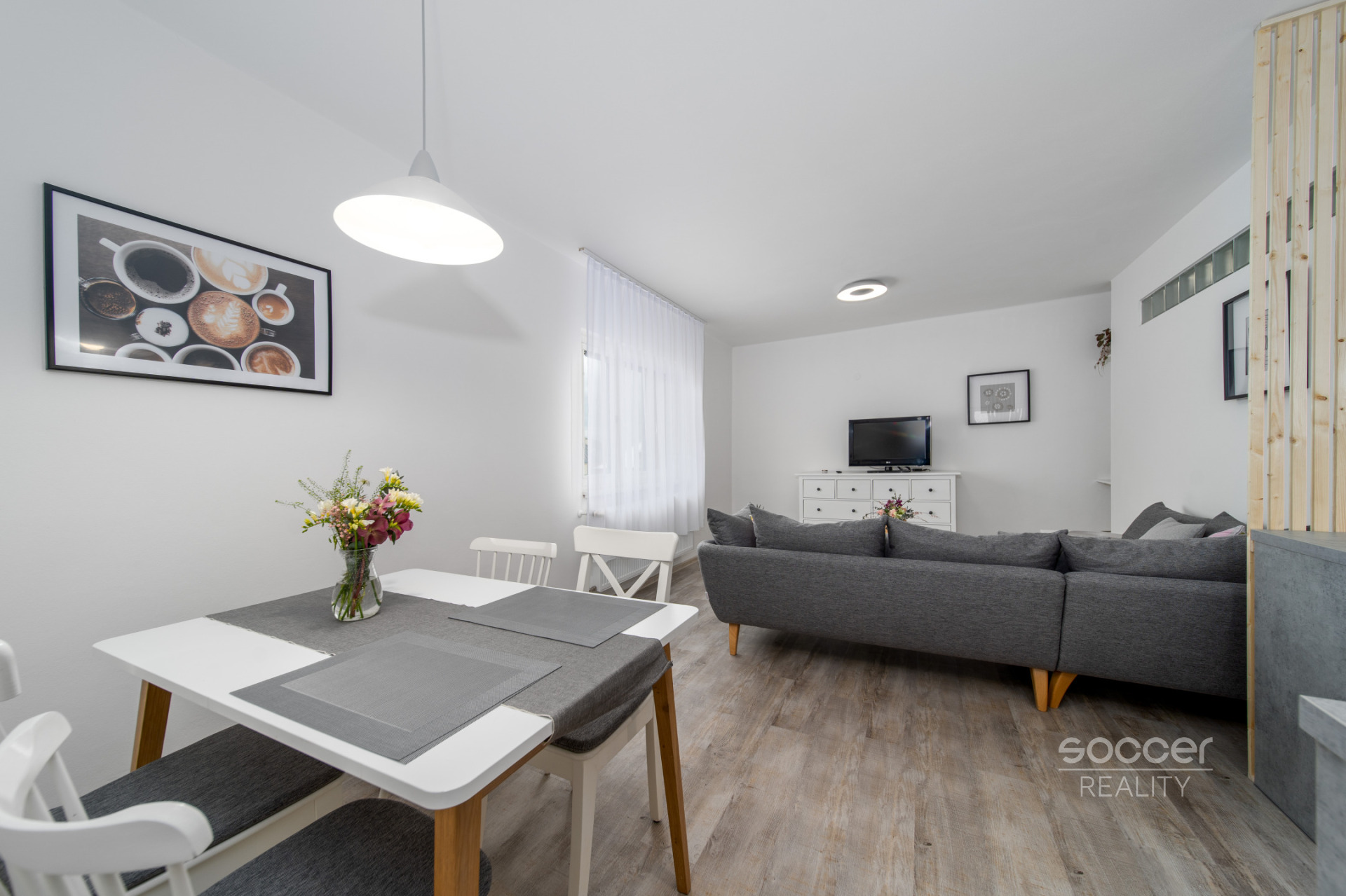 Atraktivní byt po rekonstrukci ve vyhledávané lokalitě.