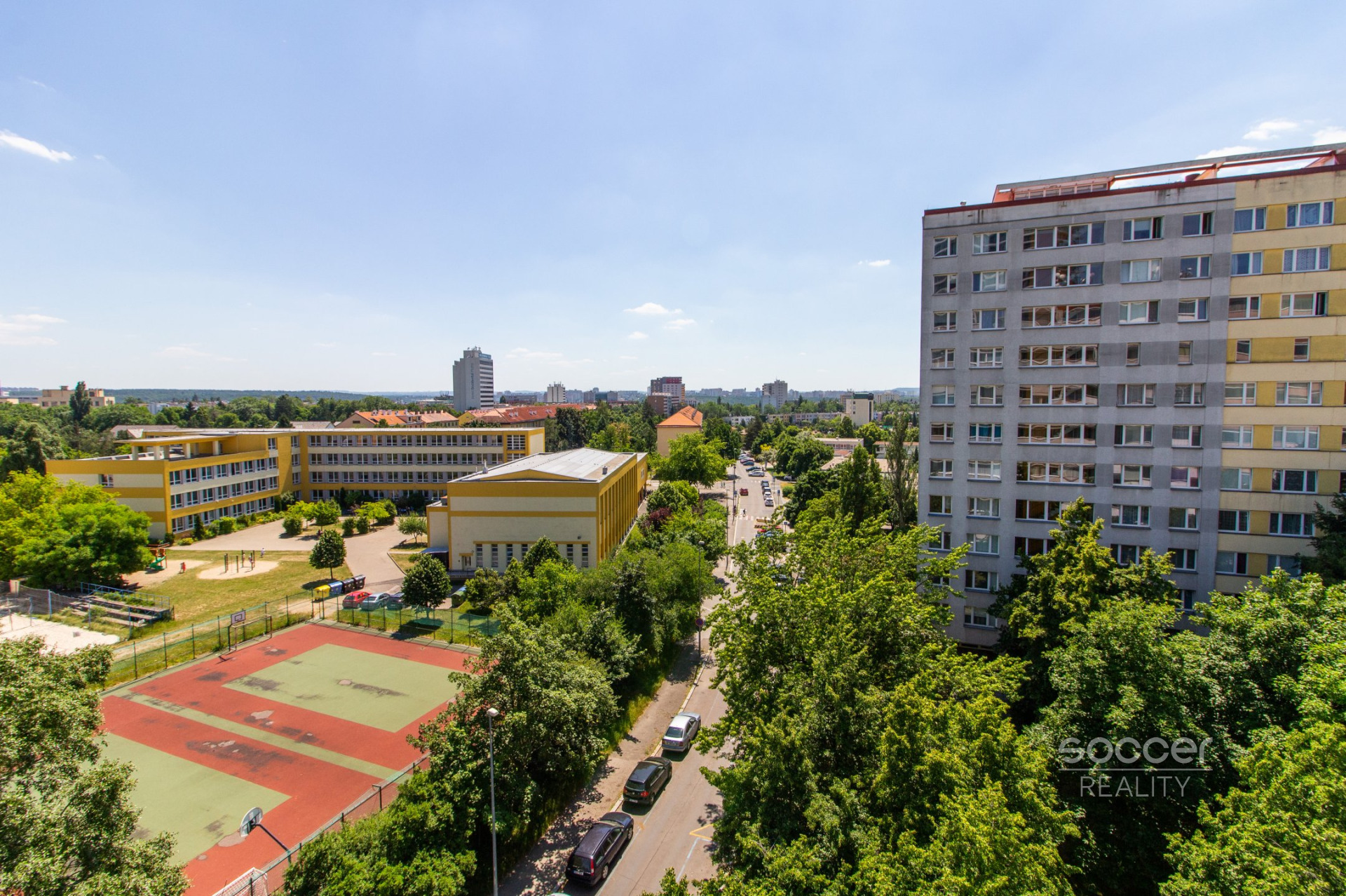 Pronájem zrekonstruovaného bytu 4+kk/velká lodžie/komora, 65 + 7 m2, ul. Horáčkova, Praha 4 – Krč.