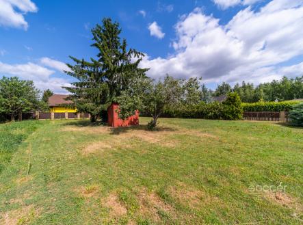 Prodej - pozemek pro bydlení, 1 300 m²