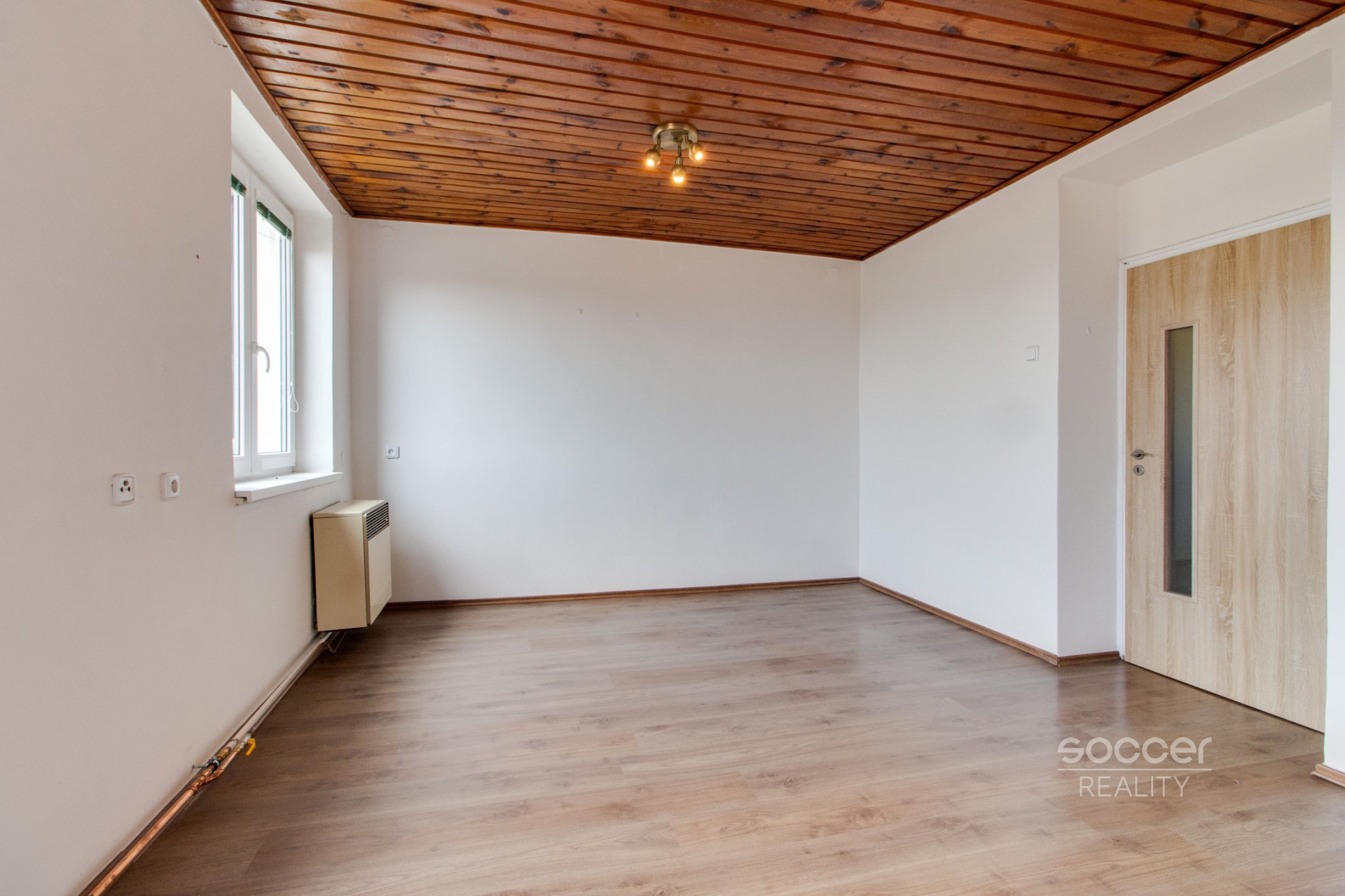 Pronájem bytu 2+1 s velkou terasou – 50 m² + terasa 17 m², Starostrašnická, Praha 10 – Strašnice