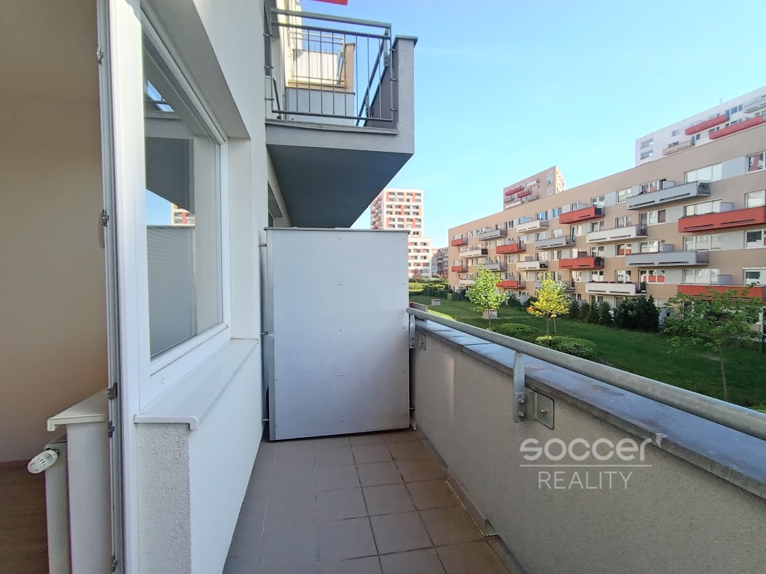 Pronájem bytu 1+kk/B, 30 m2, Praha 10 - Horní Měcholupy, ul. Hornoměcholupská.