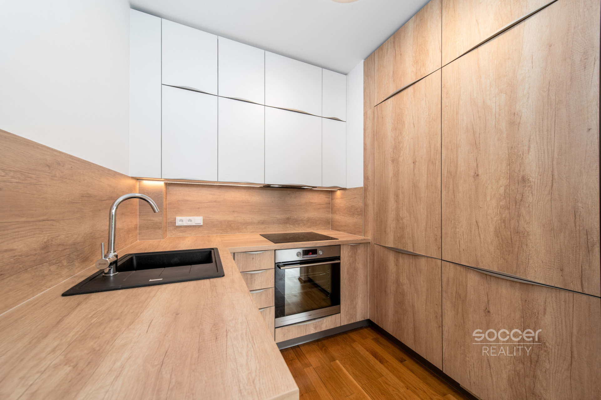 Pronájem bytu 2+kk/B/S/PS, 75 m2, Praha 6 - Vokovice, ul. Tibetská.