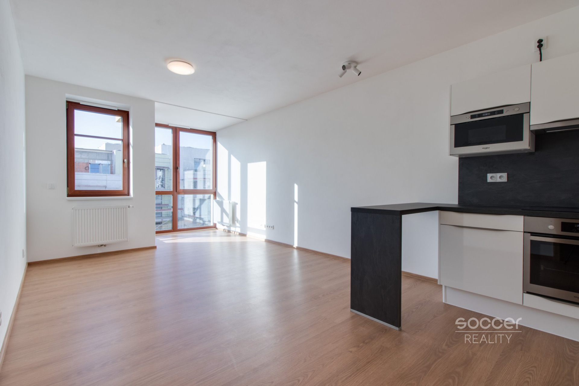 Pronájem bytu 2+kk/B, 55 m2, ul. Rychtáře Petříka, Praha 10 – Hostivař.