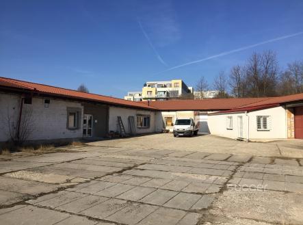 Pronájem - skladovací prostor, 175 m²