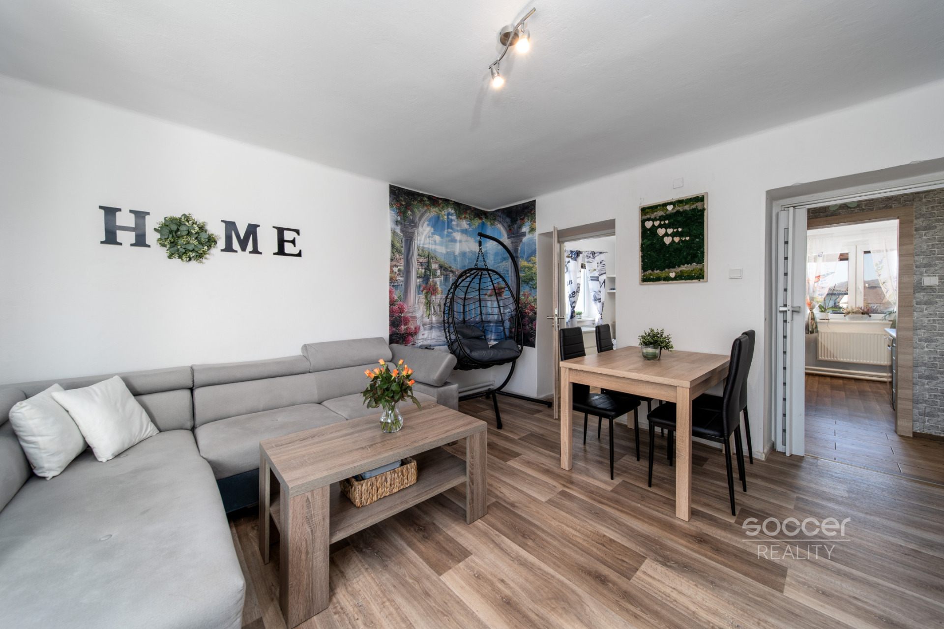 Příjemný byt se zahrádkou v Dobrovici u Mladé Boleslavi.