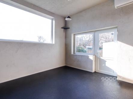 Pronájem - obchodní prostor, 33 m²