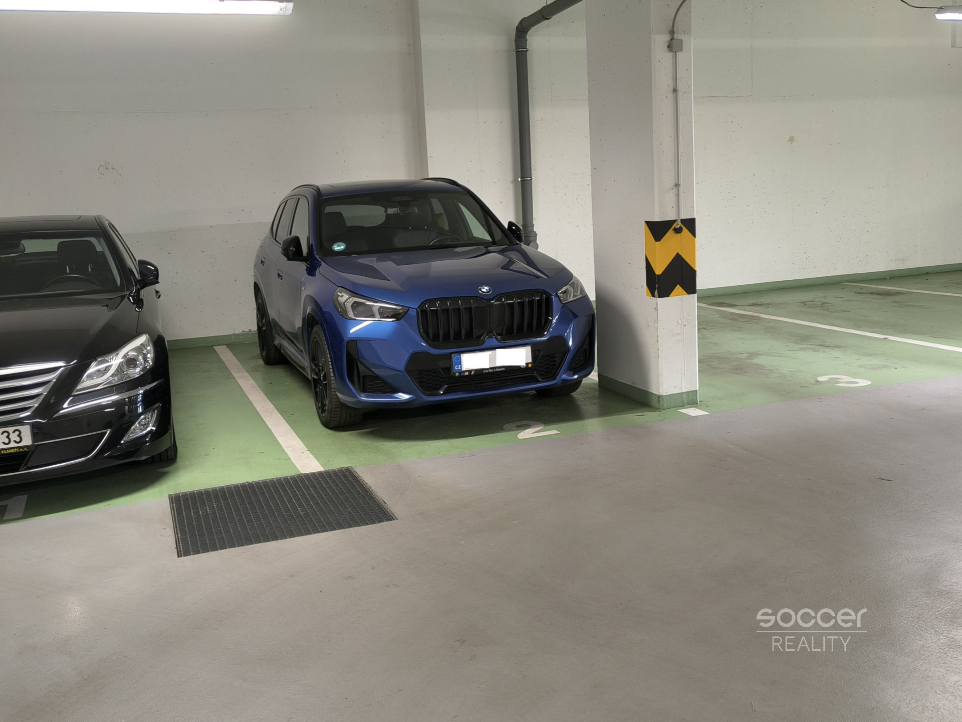 Pronájem garážového stání v ulici Modrého, Praha 9. 