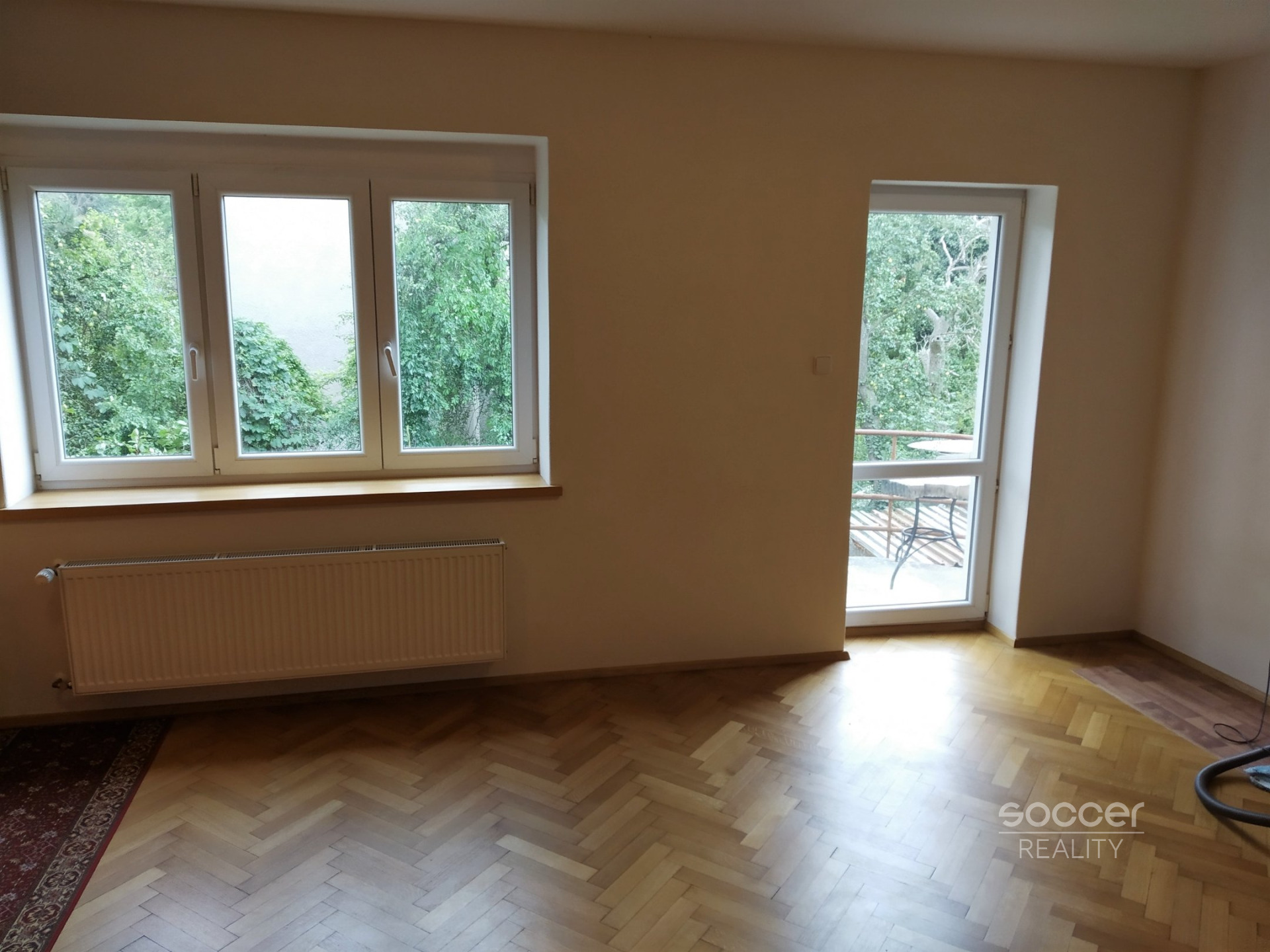 Pronájem bytu 2+kk/B v Praze 5 - Košíře, ulice Nad Zámečkem.