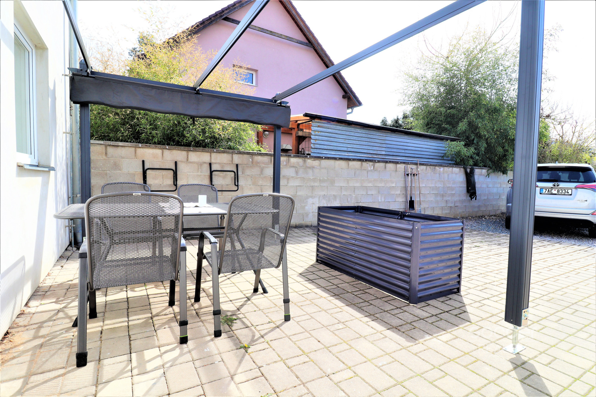 Hezký nadstandardní byt 3+kk, 76 m2, Černošice - Mokropsy.