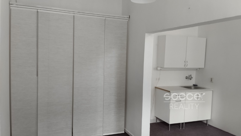 Pronájem kanceláře 22,65 m², Beroun, ul. Česká.