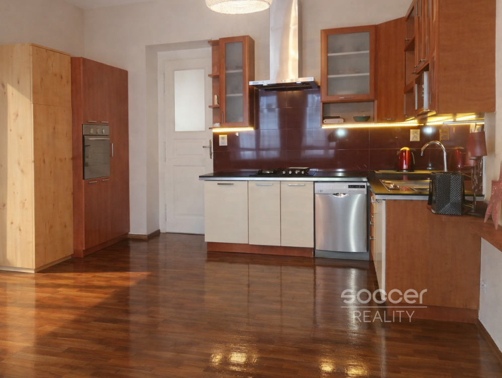 Pronájem bytu 2+kk, 55 m2, Praha 8 - Karlín, ul. Thámova.