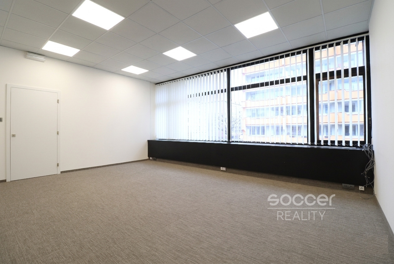Pronájem tří kanceláří 114 m2 ulice Sokolovská, Praha 9