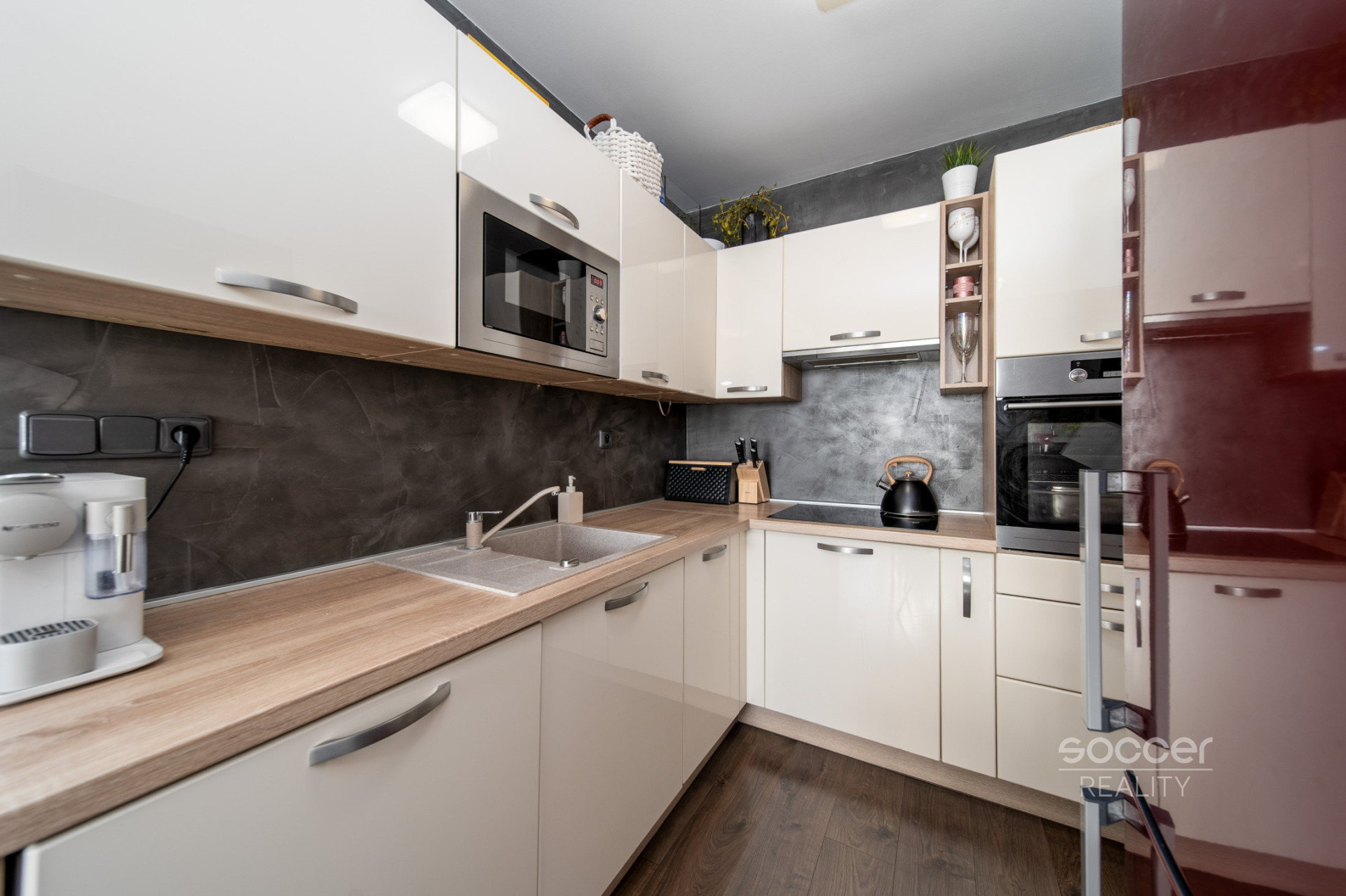 Prodej bytu 2+kk, 42,97 m² se sklepní kójí, ul. Pavlišovská, Praha 20 - Horní Počernice.