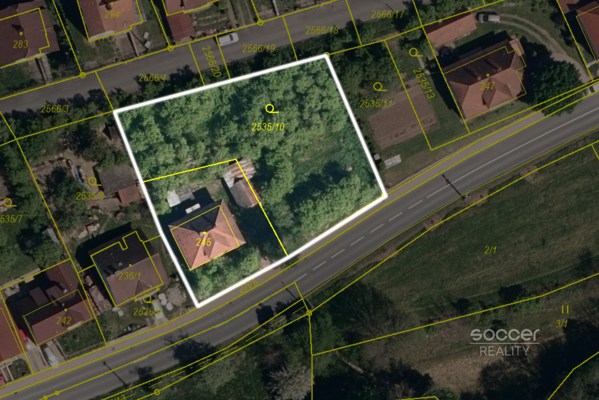 Prodej stavebního pozemku s rodinným domem k rekonstrukci – Sehradice, okres Zlín.