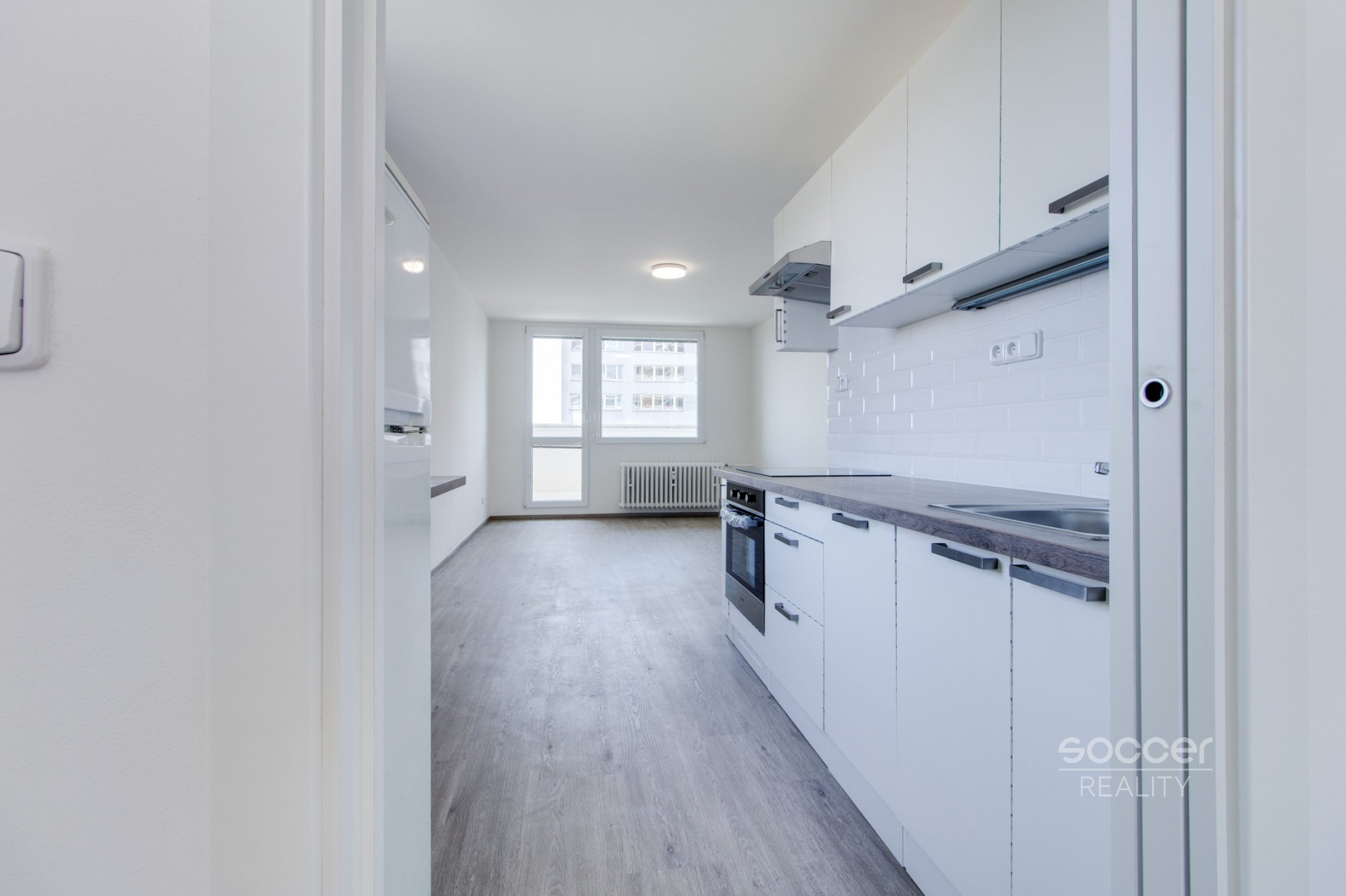 Pronájem bytu 4+kk/L/komora, 65 m² + lodžie 7 m², Praha 4 – Krč, Horáčkova ulice.
