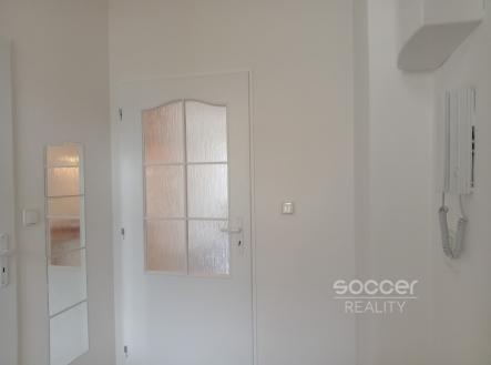 Pronájem bytu, 1+kk, 32 m² obrázek