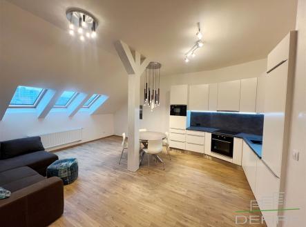 Prodej bytu, atypický, 104 m² obrázek