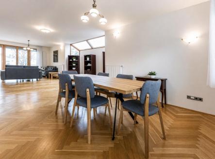 Nebusice bez osobnich veci6.jpg | Pronájem - dům/vila, 350 m²
