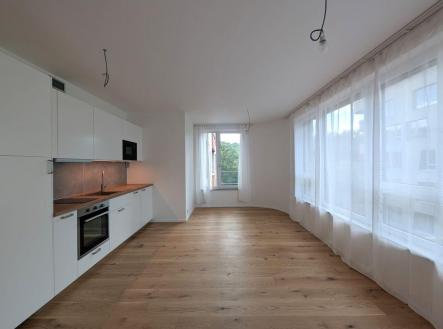 1. PXL_20260708_105135179 small | Pronájem bytu, 1+kk, 34 m²