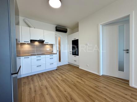 Obrázek k zakázce č.: 732111 | Pronájem bytu, 2+kk, 59 m²