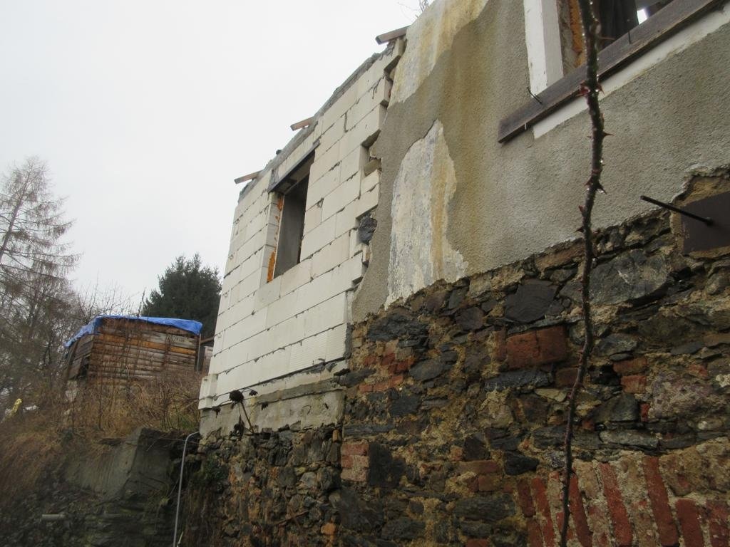 Dražby chalupy 210 m², Srby