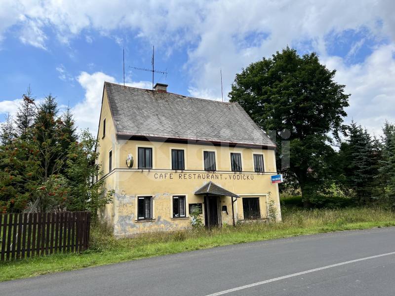 Prodej 1/2 domu, Kovářská, okres Chomutov