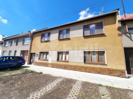 Exkluzivní prodej cihlového dvougeneračního rodinného domu v Chropyni | Prodej - dům/vila, 243 m²