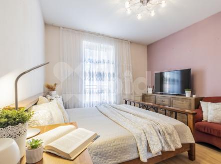 Nízkoenergetický řadový RD 4+kk s FV v Úvalech u Prahy | Prodej - dům/vila, 122 m²