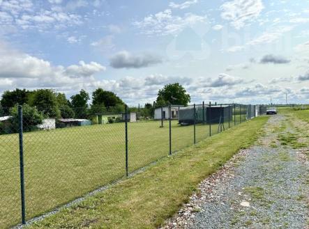 Prodej stavebního pozemku pro 736 m2, Choltice | Prodej - pozemek, zemědělská půda, 736 m²