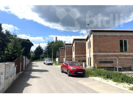 Řadový RD S 04, 4+1, 165 m2, garáž, 256 m2 zahrada, projekt Sedmdomů, Kladno | Prodej - dům/vila, 165 m²