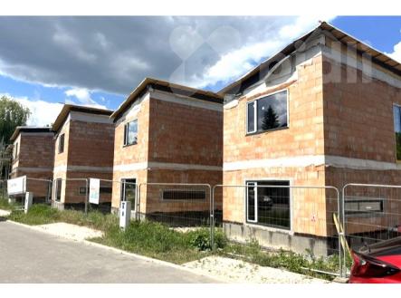 Řadový RD S 04, 4+1, 165 m2, garáž, 256 m2 zahrada, projekt Sedmdomů, Kladno | Prodej - dům/vila, 165 m²