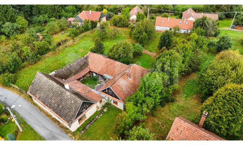 Rodinný dům 383 m2, zahrada 2141 m2, obec Skřípov, okres Prostějov