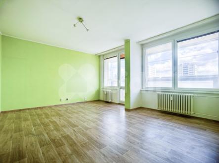 Prodej bytu 3+1 o velikosti 72 m2 + lodžie 6m2 a sklep 4 m2 | Prodej bytu, 3+1, 77 m²