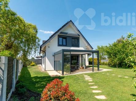 Prodej výjimečného domu 5+1 s garáží, zahradou a domem pro hosty 2+kk ve Lhotě u Dřís. | Prodej - dům/vila, 230 m²