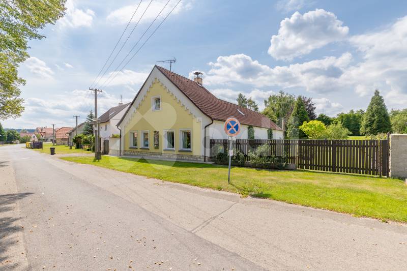 Prodej RD 4+1, 235 m2, garáž, stodola, pozemek 2.548 m2, Ruda u Nového Strašecí, 20 min. Praha