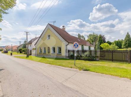 Prodej RD 4+1, 235 m2, garáž, stodola, pozemek 2.548 m2, Ruda u Nového Strašecí, 20 min. Praha | Prodej - dům/vila, 235 m²