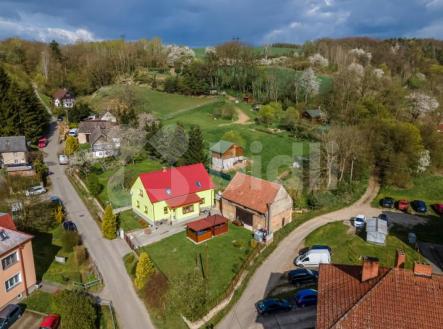 Prodej dvougeneračního domu 197 m2 s pozemkem 728 m2 | Prodej - dům/vila, 197 m²