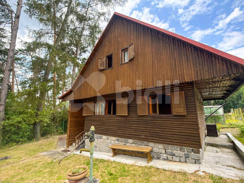 Prodej celoročně obyvatelné chaty 5+1 94 m2, zahrada 384 m2