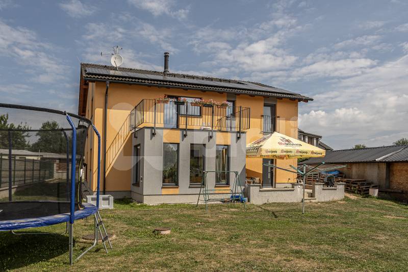 Prodej rodinného domu (260 m&#178;) Květnice